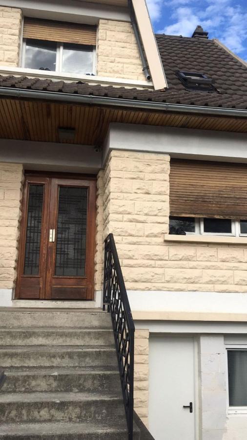 Lori Hostel Bobigny Eksteriør billede