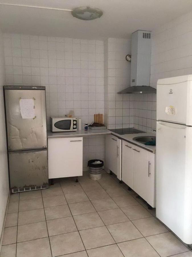 Lori Hostel Bobigny Eksteriør billede